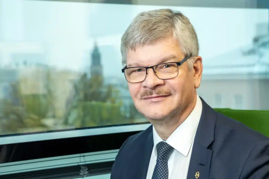 Pentti Huovinen – suomalainen tutkija, joka teki bakteerit ymmärrettäviksi